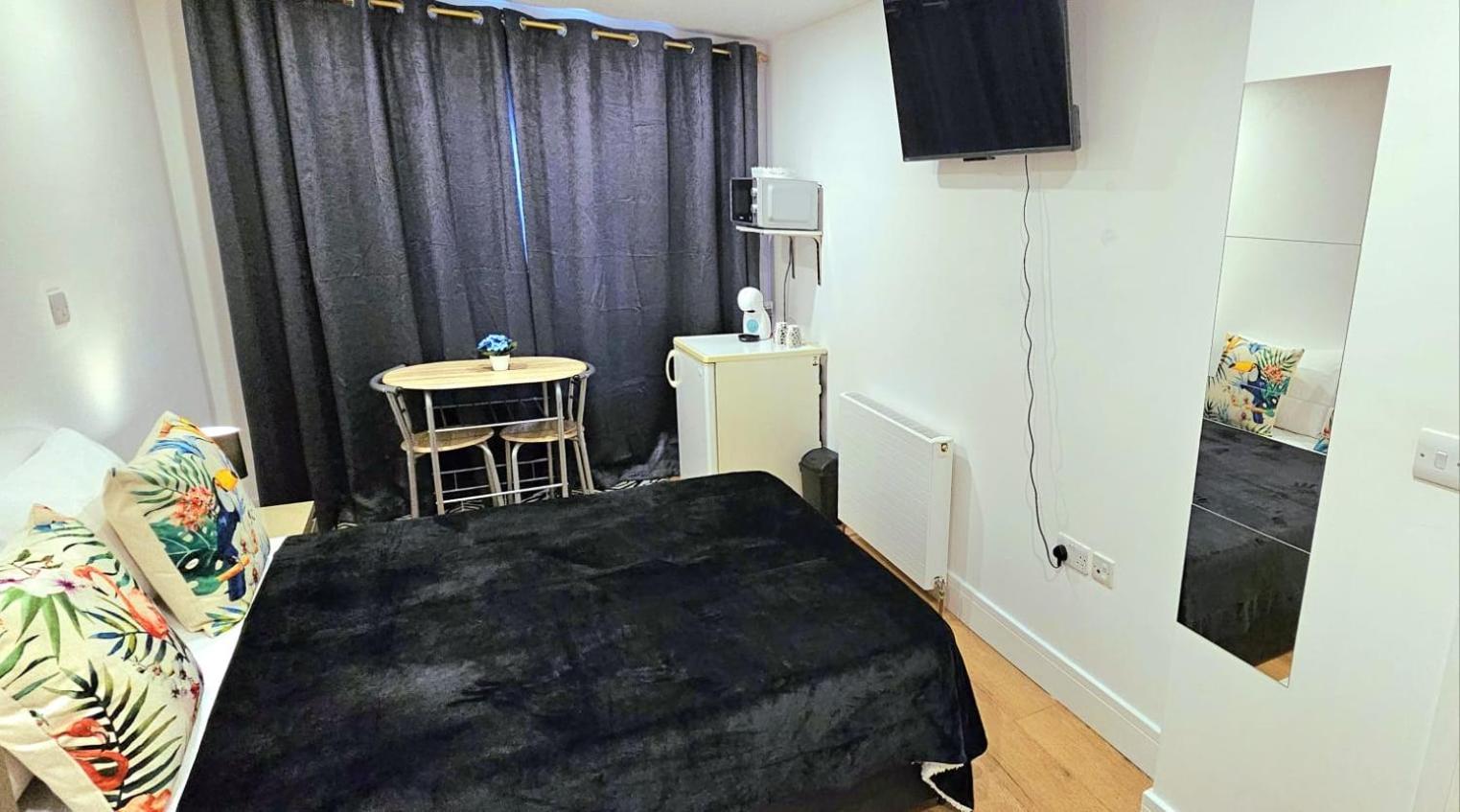 Penelope Ensuite Double Room London Kültér fotó